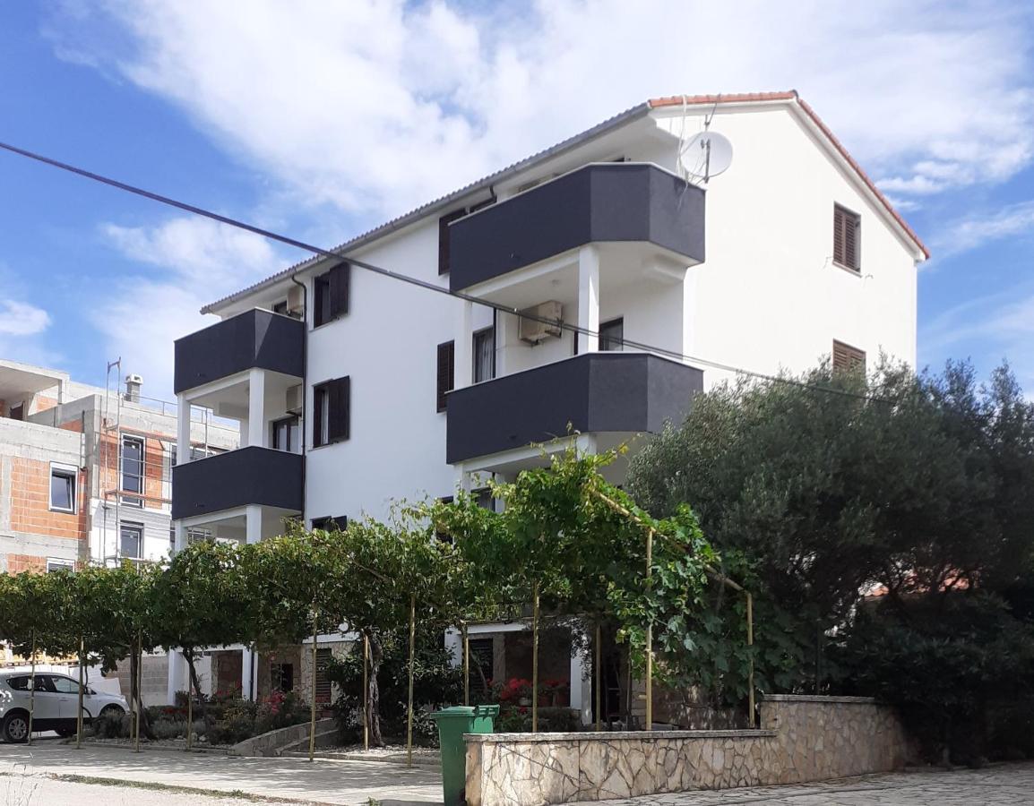 Parac Apartman *